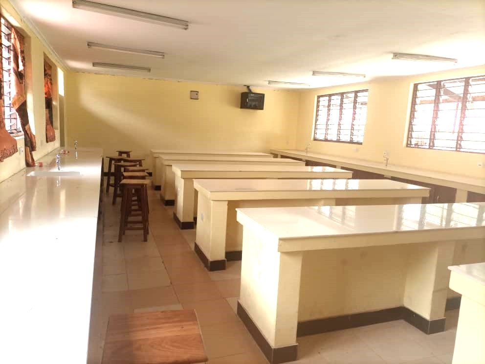 The 25 capacity compound laboratory